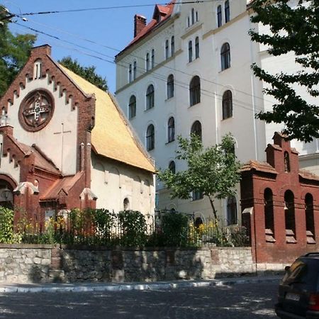 Невелика Smart Квартира В Центрі Для Пари Lviv Buitenkant foto