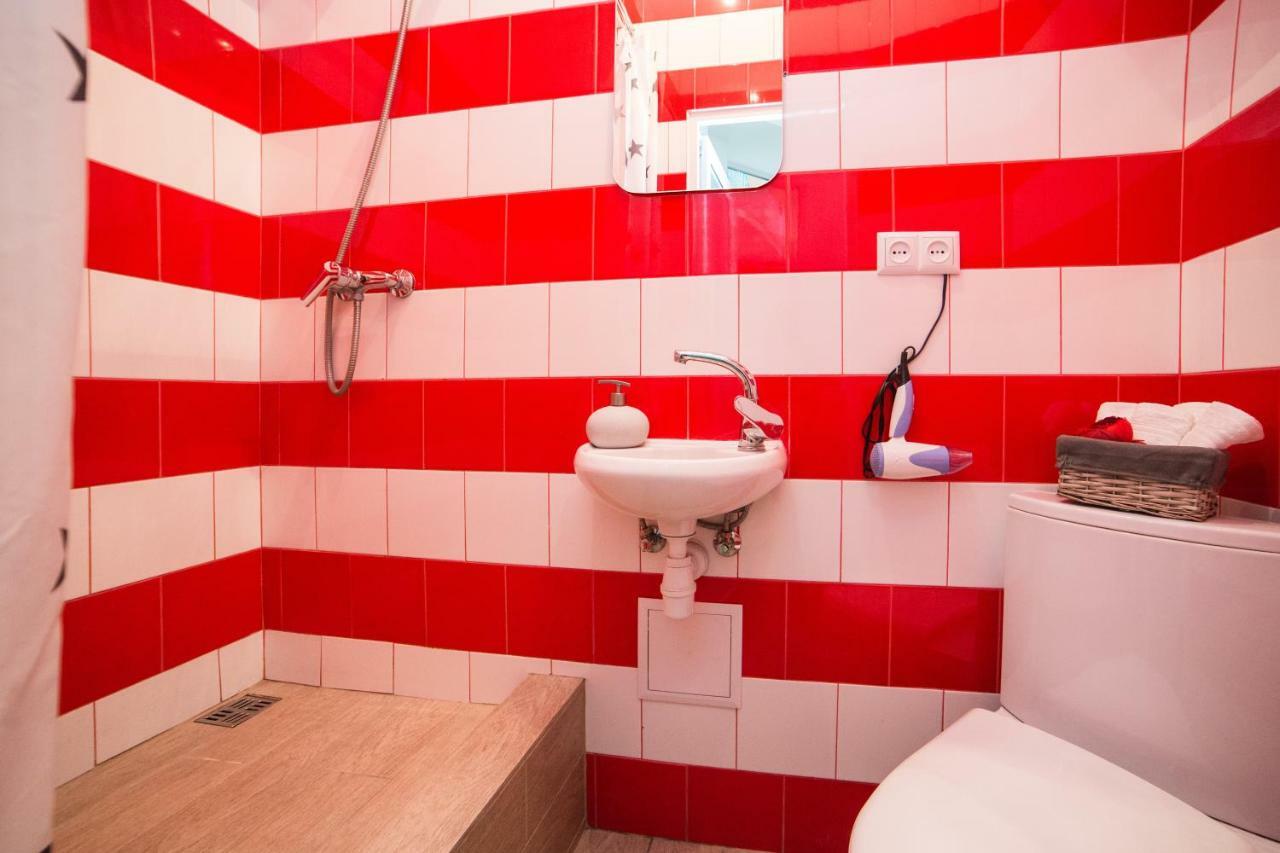Невелика Smart Квартира В Центрі Для Пари Lviv Buitenkant foto
