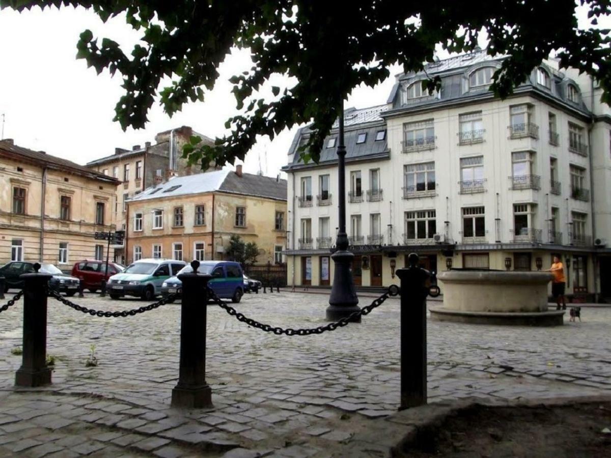 Невелика Smart Квартира В Центрі Для Пари Lviv Buitenkant foto